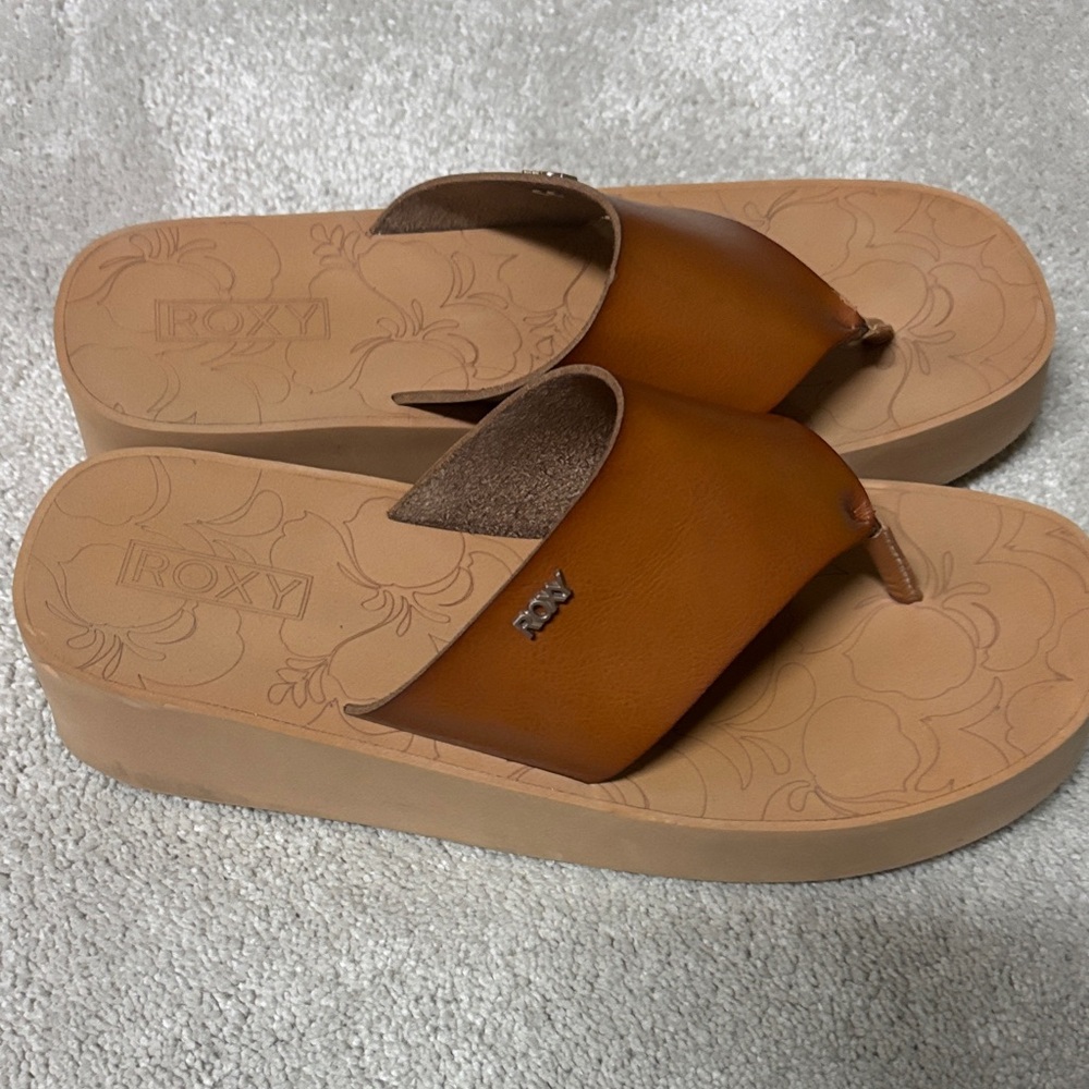 Roxy Tan Platform Sandals size 10